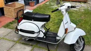 Piaggio Vespa 125 PX  (6)