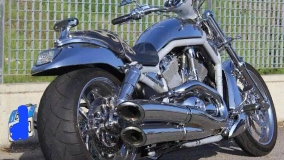 Harley-Davidson 1130 V-Rod (2002 - 05) - VRSCA  (2)