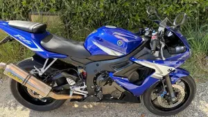 Yamaha YZF R6 (2003 - 04) 