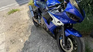 Yamaha YZF R6 (2003 - 04)  (17)