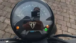 Triumph Trident 660 (2021 - 24)  (2)