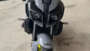 Yamaha MT-10 ABS (2016 - 17)  (4)