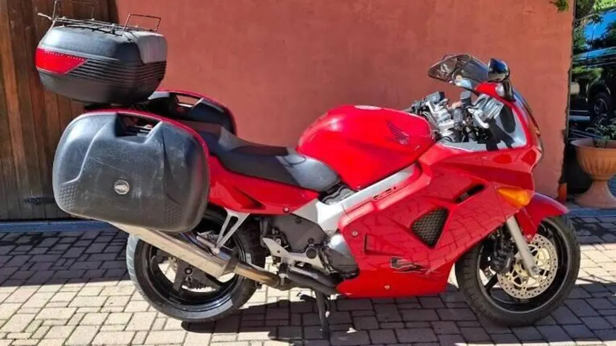 Honda VFR 800 (1998 - 01) 