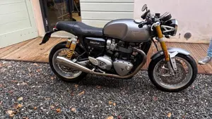 Triumph Thruxton 1200 R (2016)  (5)