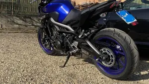 Yamaha MT-09 (2017 - 20)  (2)