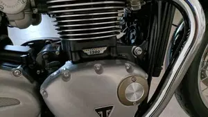 Triumph Bonneville T120 (2021 - 25)  (8)