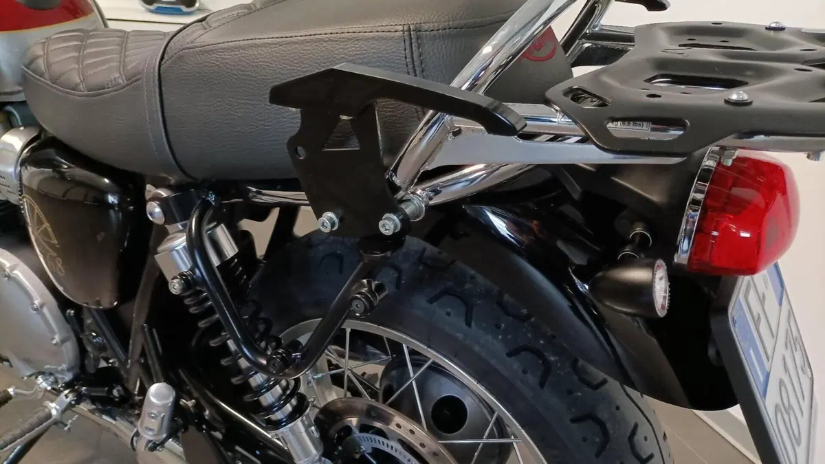 Triumph Bonneville T120 (2021 - 25)  (10)