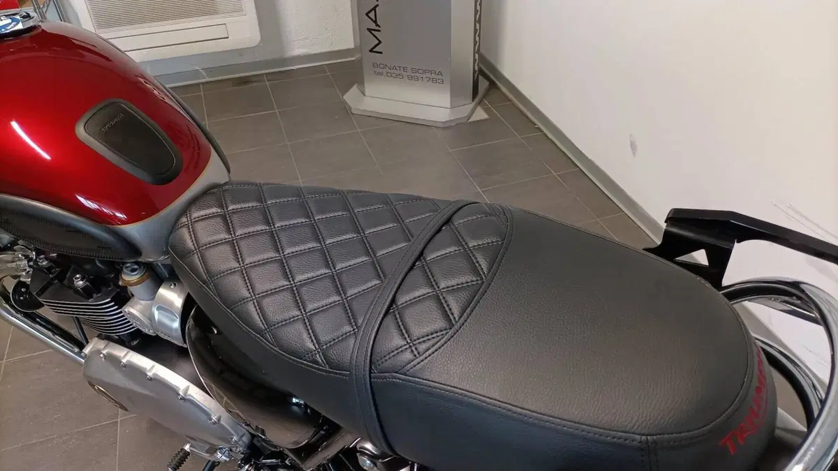 Triumph Bonneville T120 (2021 - 25)  (11)