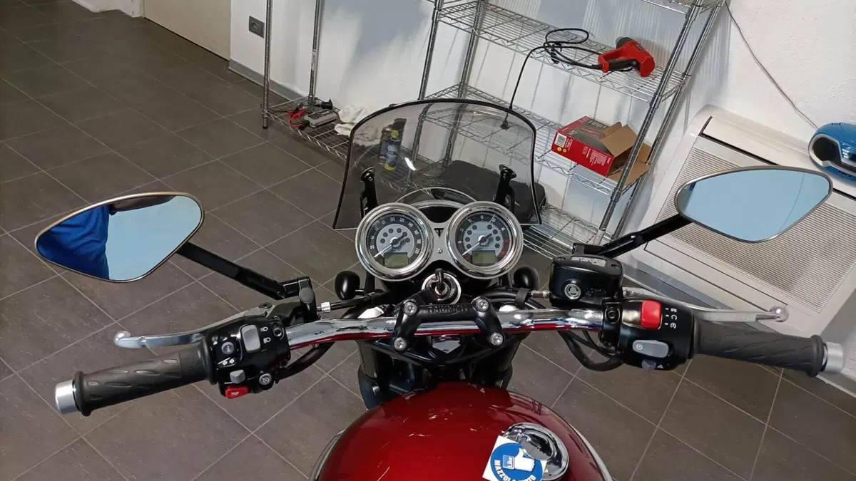 Triumph Bonneville T120 (2021 - 25)  (12)