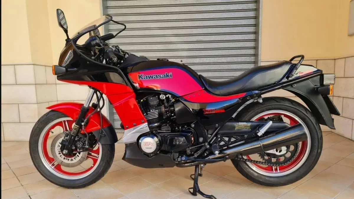 Kawasaki   (4)