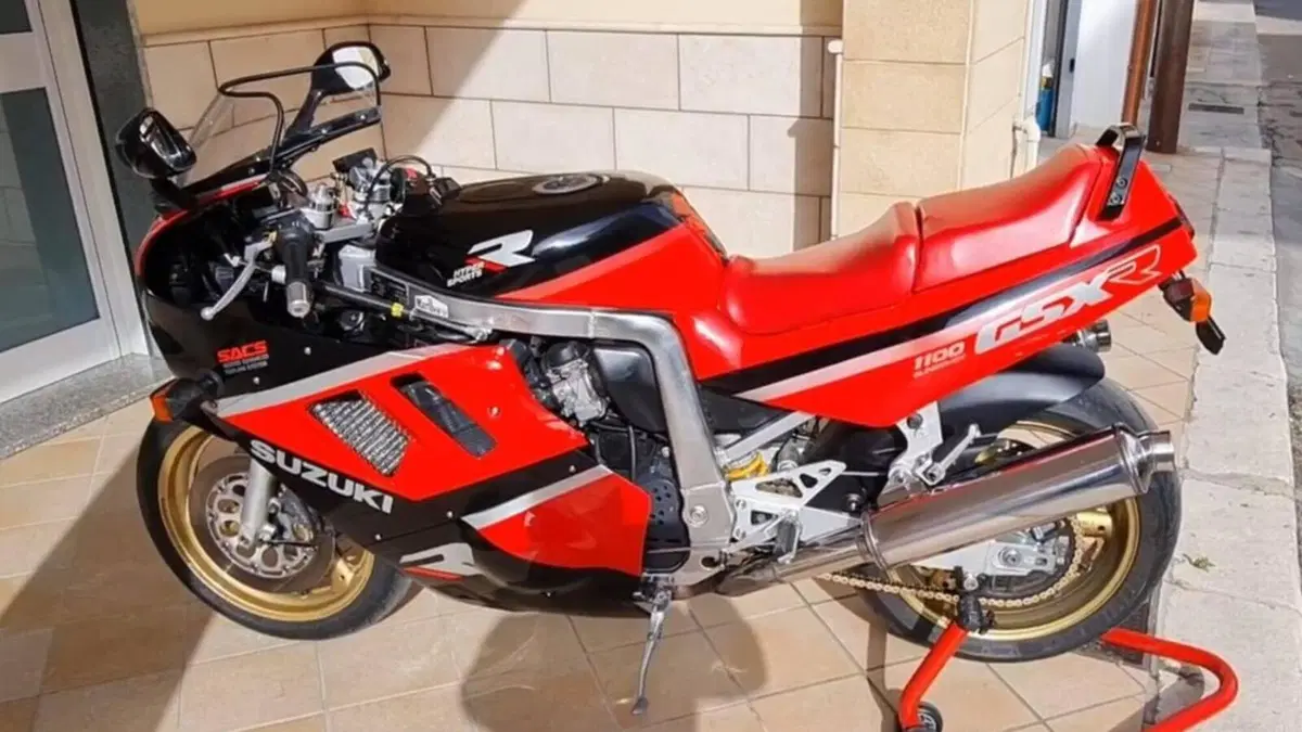 Suzuki   (4)