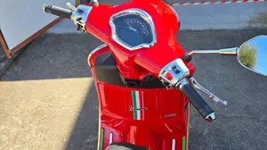 Vespa GTS 300 Super (2023 - 24)  (8)