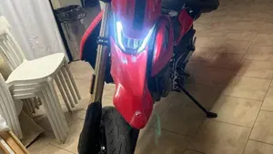 Ducati Hypermotard 698 Mono (2024 - 26)  (4)