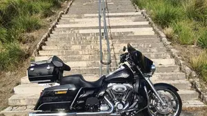 Harley-Davidson 1690 Electra Glide Classic (2010 - 12) - FLHTC  (5)