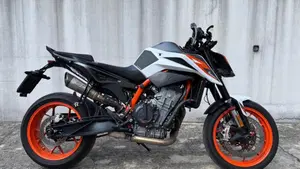 KTM 890 Duke R (2020) 