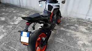 KTM 890 Duke R (2020)  (7)