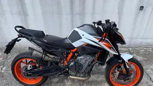 KTM 890 Duke R (2020)  (8)