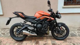 Triumph Street Triple 765 R (2023 - 26) usata