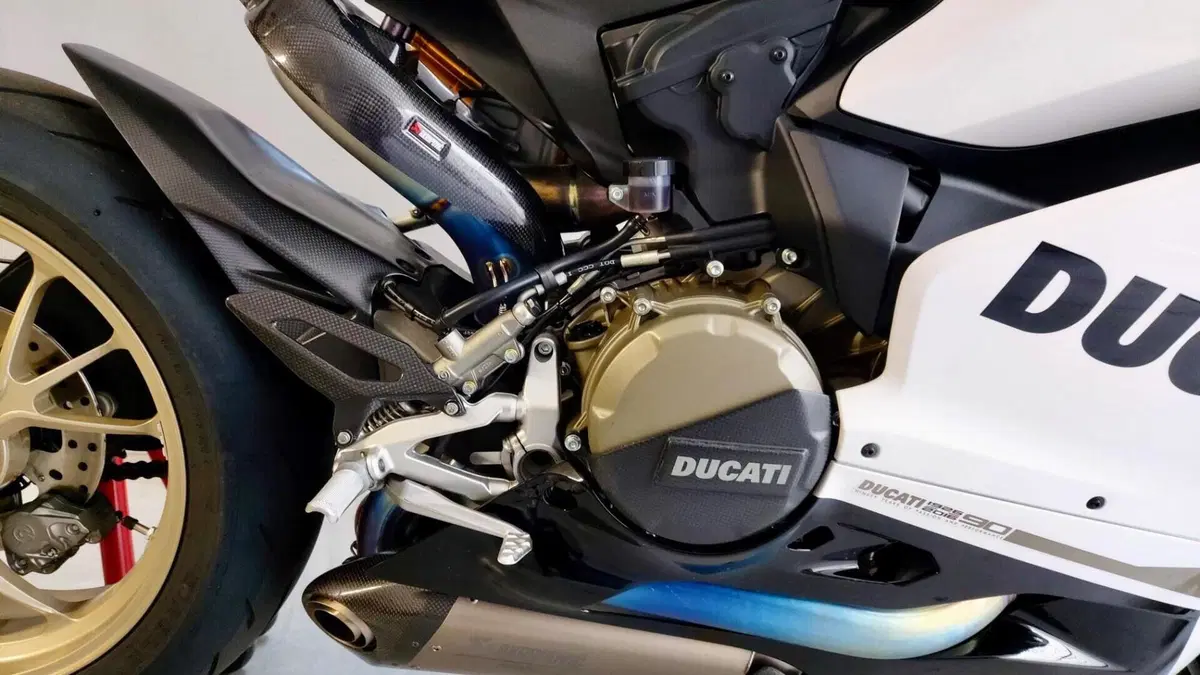 Ducati 1299 Panigale S Anniversario (2016)  (5)