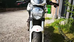 Ducati Monster 696 ABS (2009 - 14)  (2)