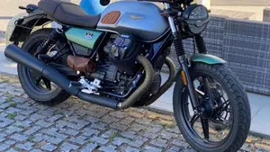 Moto Guzzi V7 Stone Centenario (2021 - 22)  (6)