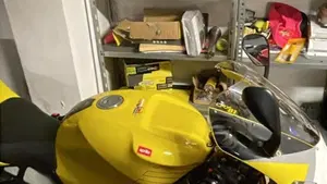 Aprilia RSV 1000 R (2000 -  01)  (4)