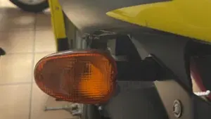 Aprilia RSV 1000 R (2000 -  01)  (5)
