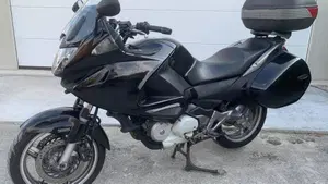 Honda Deauville 700 ABS  (5)