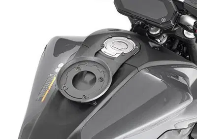 Flangia per borse serbatoio Givi BF60 - Annuncio 8954628