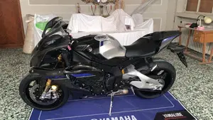 Yamaha YZF R1M (2020 - 25)  (4)