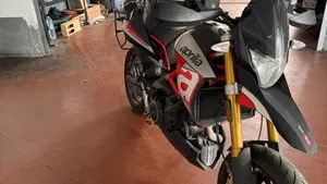 Aprilia Dorsoduro 900 (2017 - 20)  (4)