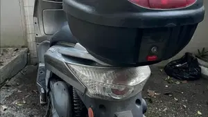 Kymco People 125 S (2005 - 06)  (4)