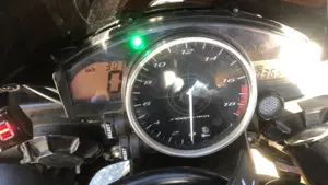 Yamaha YZF R6 (2006 - 07)  (5)