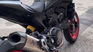 Ducati Monster 937 (2021 - 25)  (2)