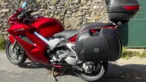 Honda VFR 800 (2002 - 05)  (6)