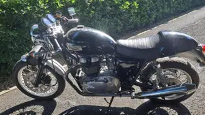Triumph Thruxton 900 (2004 - 15)  (8)