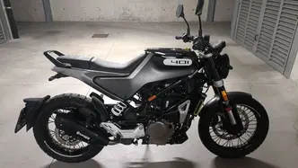 Husqvarna Svartpilen 401 (2020) usata