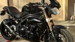 Triumph Speed Triple 1050 ABS (2011 - 15)  (3)