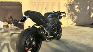 Triumph Speed Triple 1050 ABS (2011 - 15)  (4)
