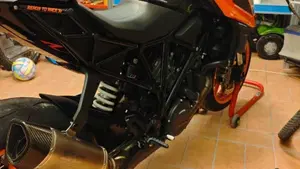KTM 1290 Super Duke R (2019)  (3)