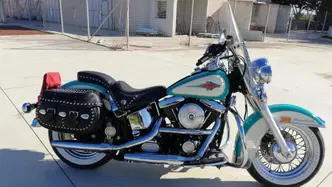 Harley-Davidson Heritage Softail Classic epoca