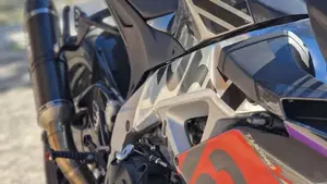 Aprilia Tuono V4 RR (2015 - 17)  (4)