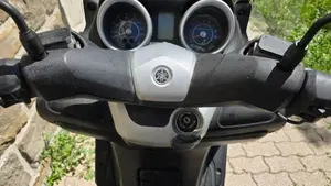 Yamaha X-Max 250 (2010 - 13)  (2)