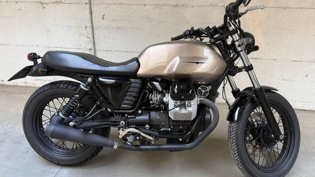Moto Guzzi V7 Classic (2008 - 12)  (2)
