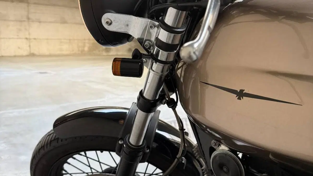 Moto Guzzi V7 Classic (2008 - 12)  (9)