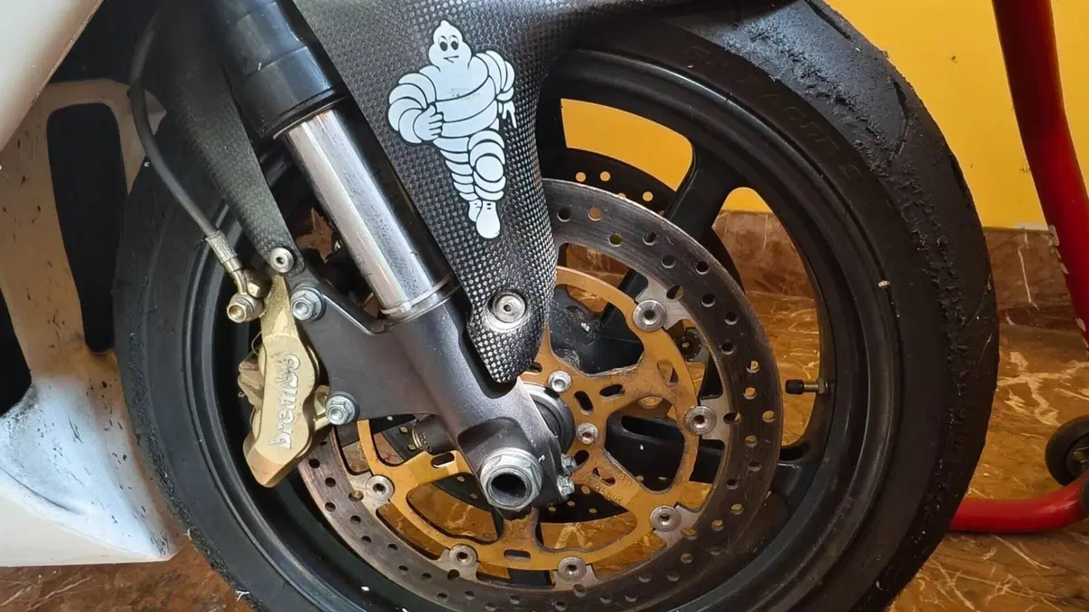 Aprilia RSV 1000 (2003 - 04)  (3)