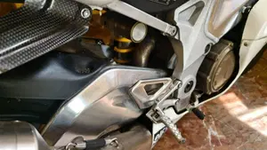 Aprilia RSV 1000 (2003 - 04)  (8)