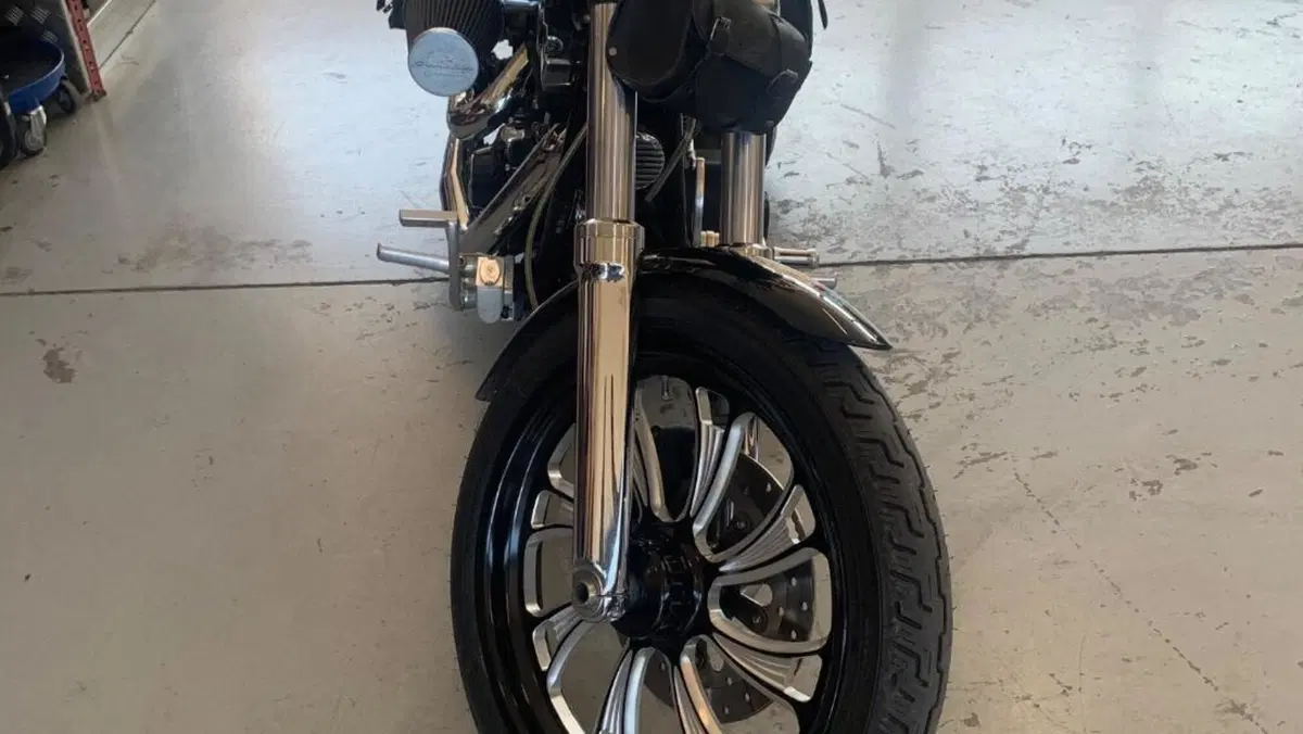 Harley-Davidson 1584 Rocker C (2009 - 11) - FXCWC  (6)