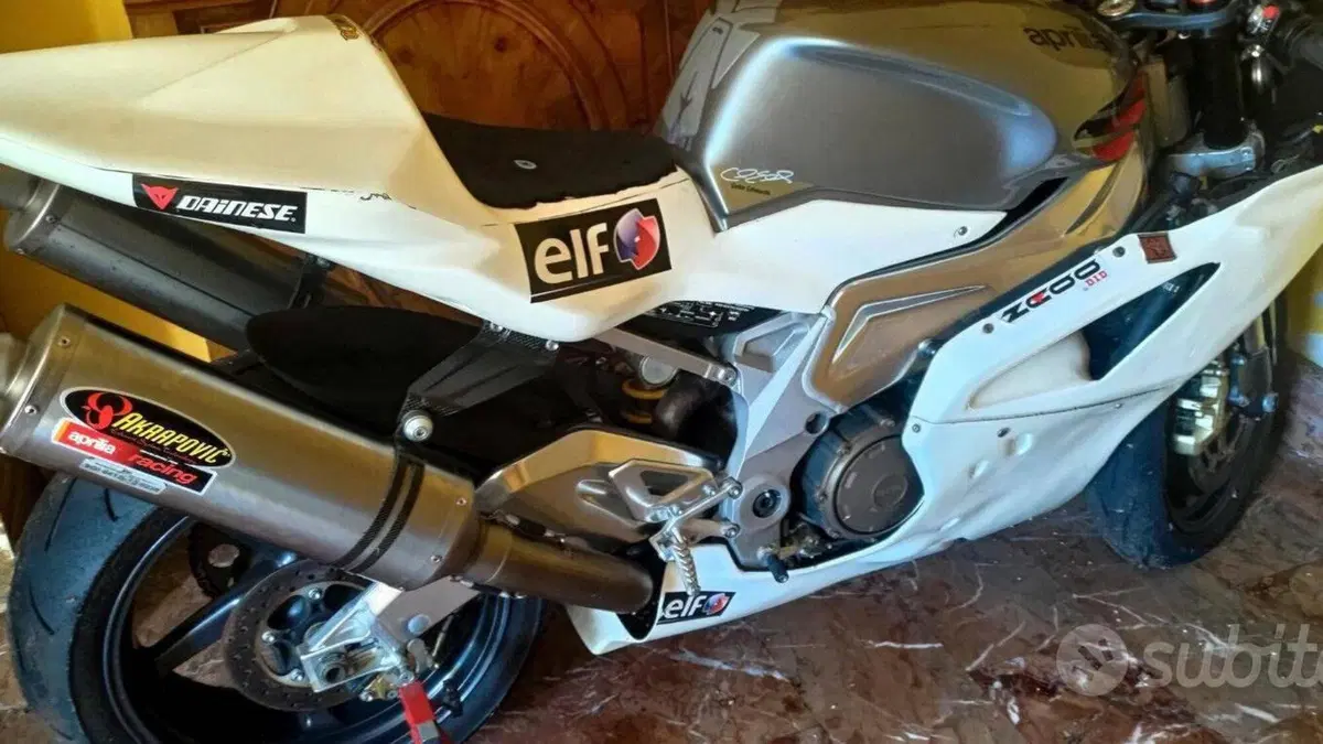 Aprilia RSV 1000 (2003 - 04)  (11)