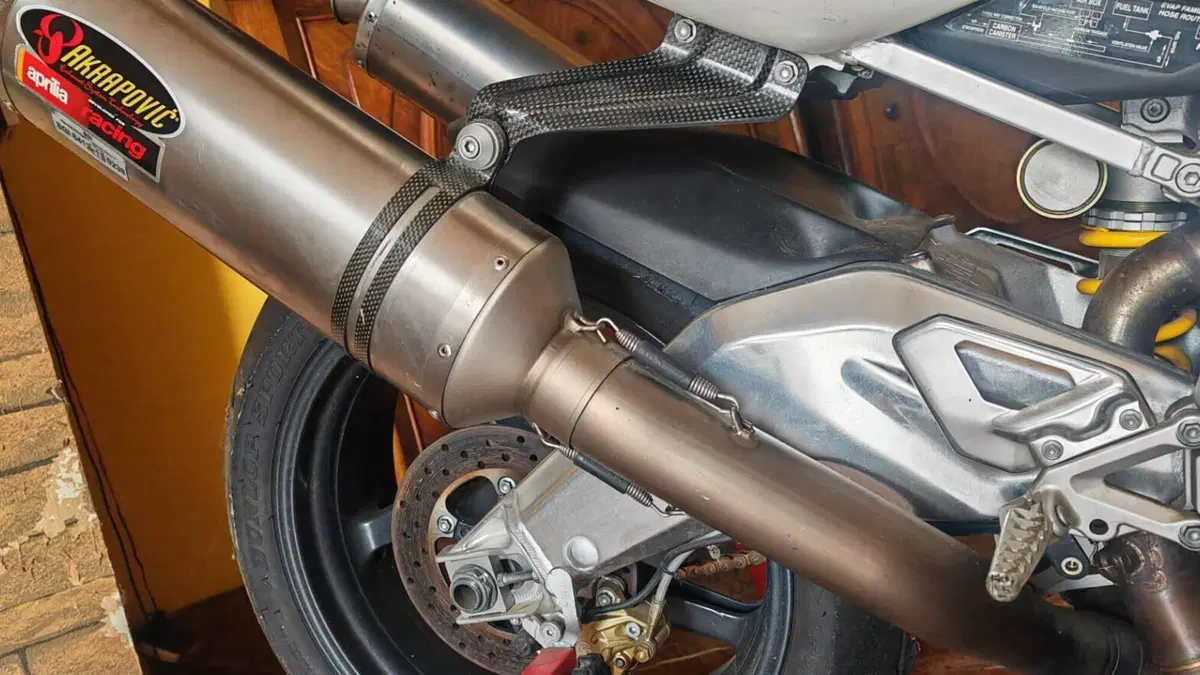 Aprilia RSV 1000 (2003 - 04)  (12)